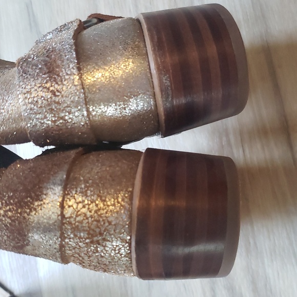 Frye and Co. Rare Distressed Metallic 8R boots. Size 9.5. - Picture 13 of 16